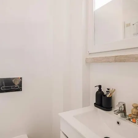 Апартаменты Nistos - 3 Bedrooms In Alvalade *