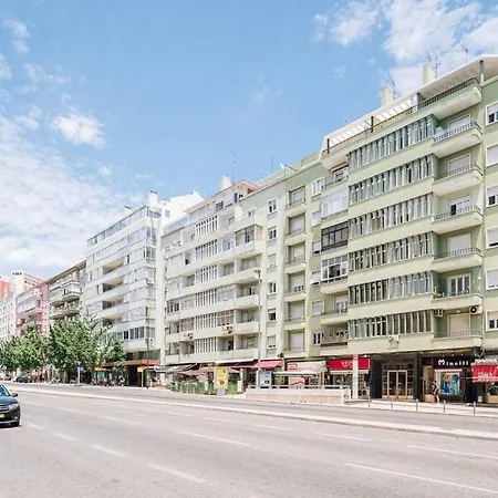 Nistos - 3 Bedrooms In Alvalade Apartment